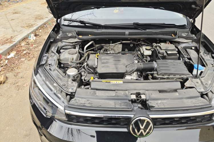 Used Volkswagen Lavida 2023 New Sharp 1.5L Automatic Excellent New Edition Engine Bay Right