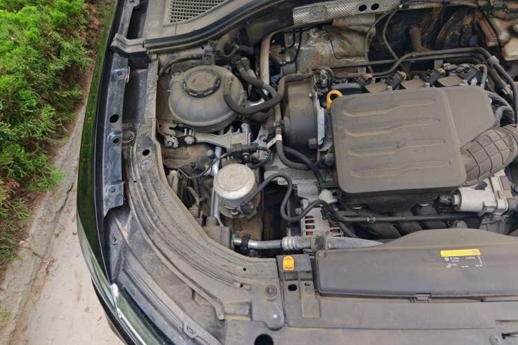 Used Volkswagen Lavida 2023 1.5L Automatic 5 Million Edition Engine Bay Right