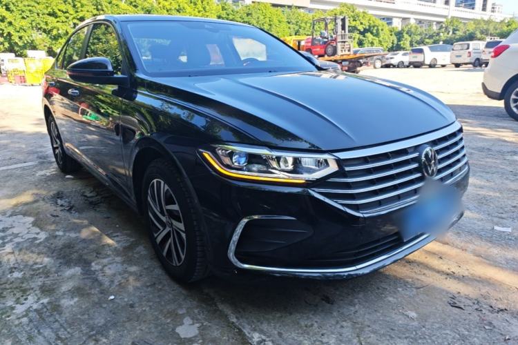 Used Volkswagen Lavida 2023 300TSI DSG Full-Comfort Edition Front Right 45 Deg
