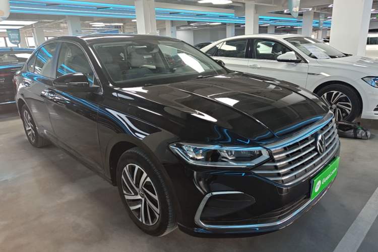 Used Volkswagen Lavida 2023 1.5L Automatic Full-Comfort Edition Front Right 45 Deg