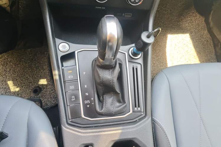 Used Volkswagen Lavida 2023 Revised Version 1.5L Automatic 5 Millionth Edition Gear Lever