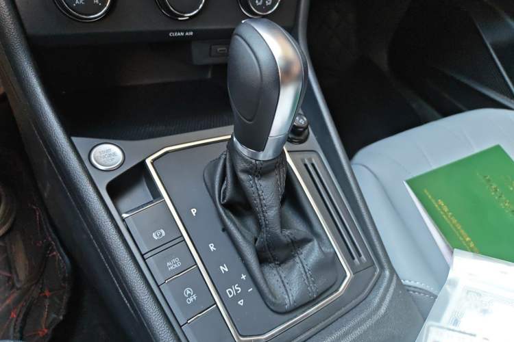 Used Volkswagen Lavida 2023 1.5L Automatic 5 Million Edition Gear Lever