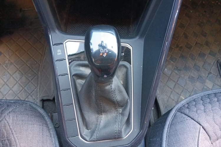 Used Volkswagen Lavida 2023 New Sharp 1.5L Automatic Excellent New Edition Gear Lever