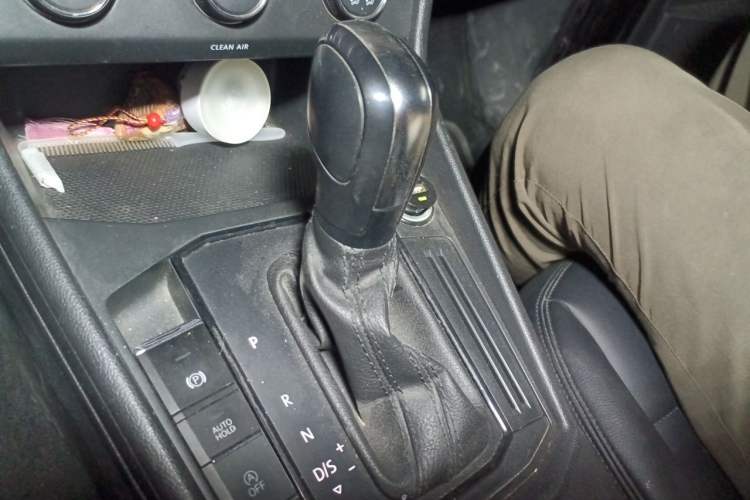 Used Volkswagen Lavida 2023 1.5L Automatic De Yi Edition Gear Lever
