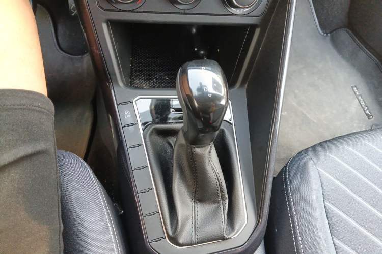 Used Volkswagen Lavida 2023 New Sharp 1.5L Automatic Excellent New Edition Gear Lever