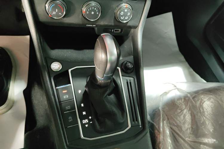 Used Volkswagen Lavida 2023 1.5L Automatic Starry Sky 5 Million Edition Gear Lever