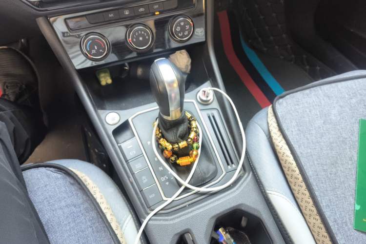 Used Volkswagen Lavida 2023 280TSI DSG Full-Comfort Edition Gear Lever