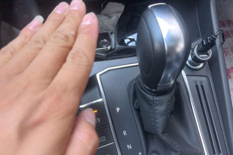 Used Volkswagen Lavida 2023 300TSI DSG Full-Comfort Edition Gear Lever