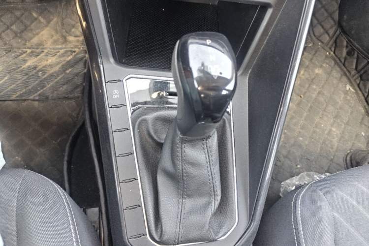 Used Volkswagen Lavida 2023 New Rui 1.5L Automatic New Yi Edition Gear Lever