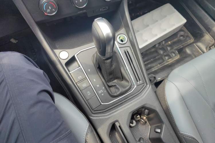 Used Volkswagen Lavida 2023 1.5L Automatic 5 Million Edition Gear Lever
