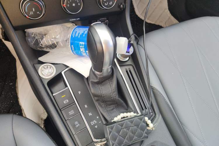 Used Volkswagen Lavida 2023 1.5L Automatic Starry Sky 5 Million Edition Gear Lever