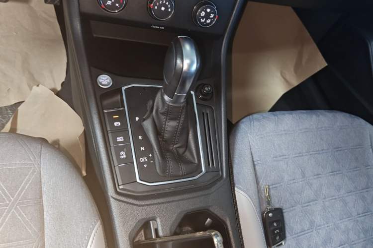 Used Volkswagen Lavida 2023 1.5L Automatic Full-Comfort Edition Gear Lever