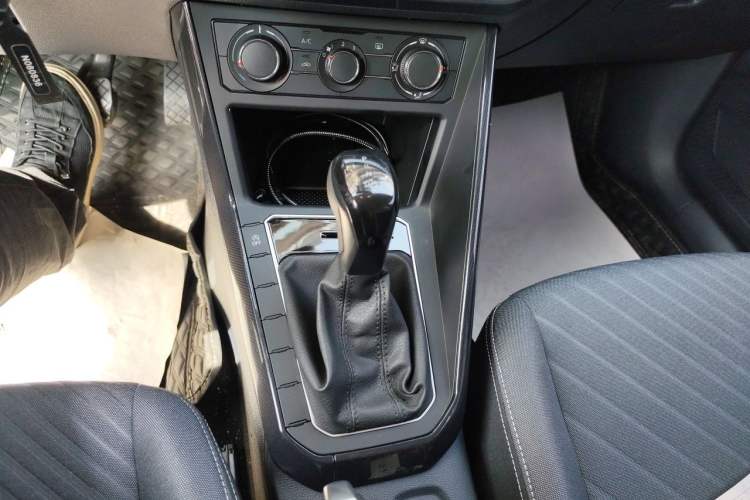 Used Volkswagen Lavida 2023 New Rui 1.5L Automatic New Yi Edition Gear Lever