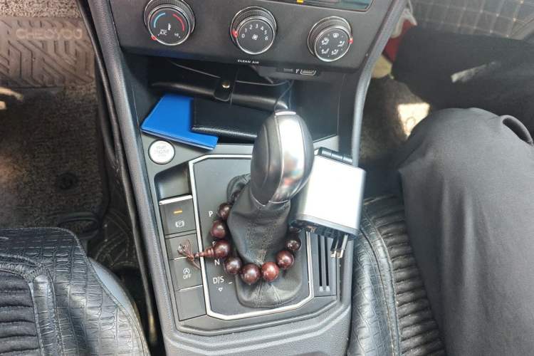 Used Volkswagen Lavida 2023 Revised Version 1.5L Automatic Starry Sky Edition – 5 Million Units Gear Lever