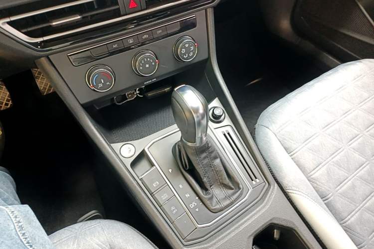 Used Volkswagen Lavida 2023 1.5L Automatic Full-Comfort Edition Gear Lever