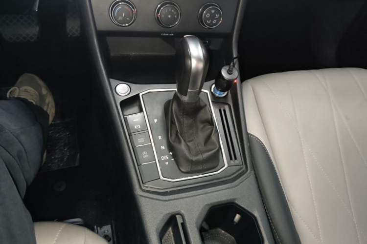 Used Volkswagen Lavida 2023 1.5L Automatic Starry Sky 5 Million Edition Gear Lever