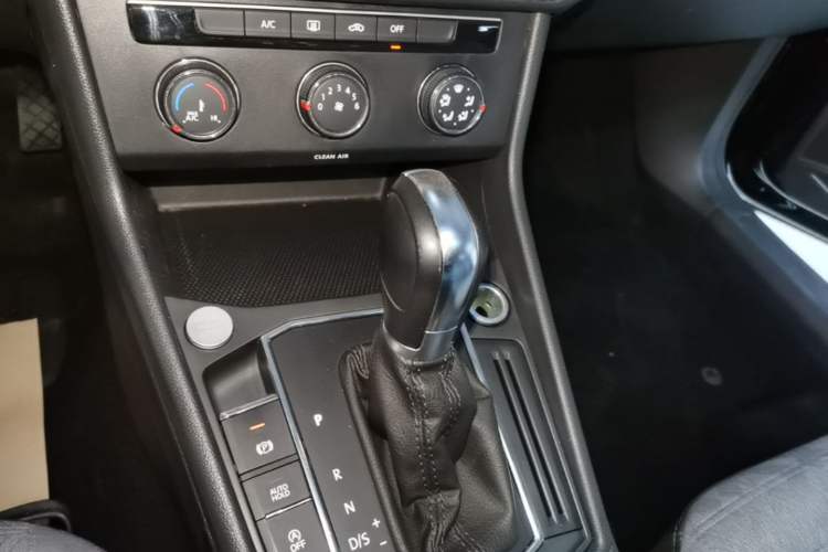 Used Volkswagen Lavida 2023 1.5L Automatic Full-Comfort Edition Gear Lever