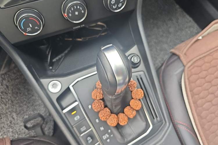 Used Volkswagen Lavida 2023 280TSI DSG Full-Comfort Edition Gear Lever