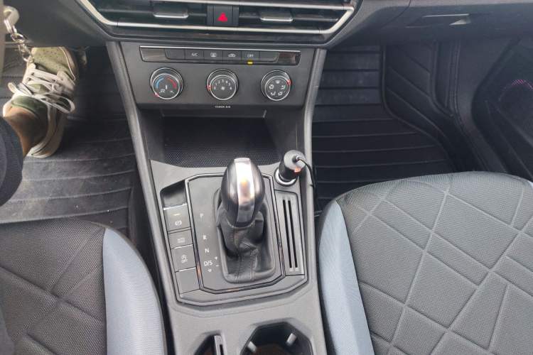 Used Volkswagen Lavida 2023 1.5L Automatic De Yi Edition Gear Lever