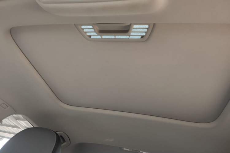 Used Volkswagen Lavida 2023 Revised Version 1.5L Automatic Starry Sky Edition – 5 Million Units Headliner
