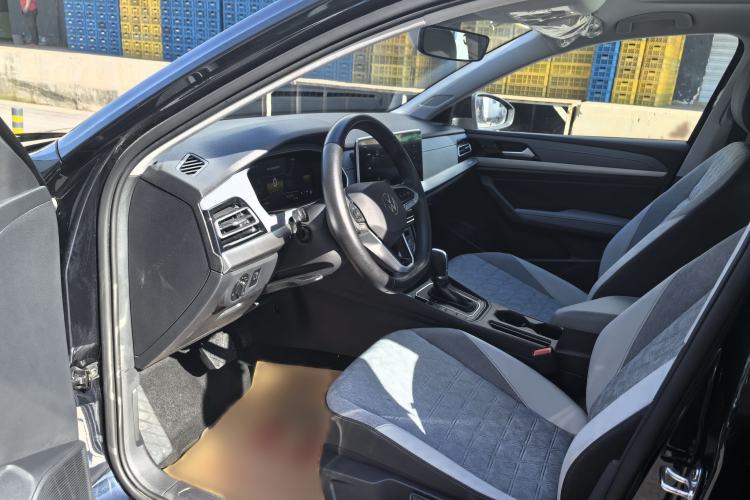 Used Volkswagen Lavida 2023 300TSI DSG Full-Comfort Edition Interior 1