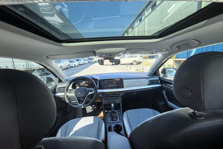 Used Volkswagen Lavida 2023 300TSI DSG Full-Comfort Edition Interior 3