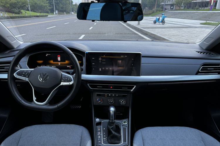 Used Volkswagen Lavida 2023 300TSI DSG Full-Comfort Edition Interior 4