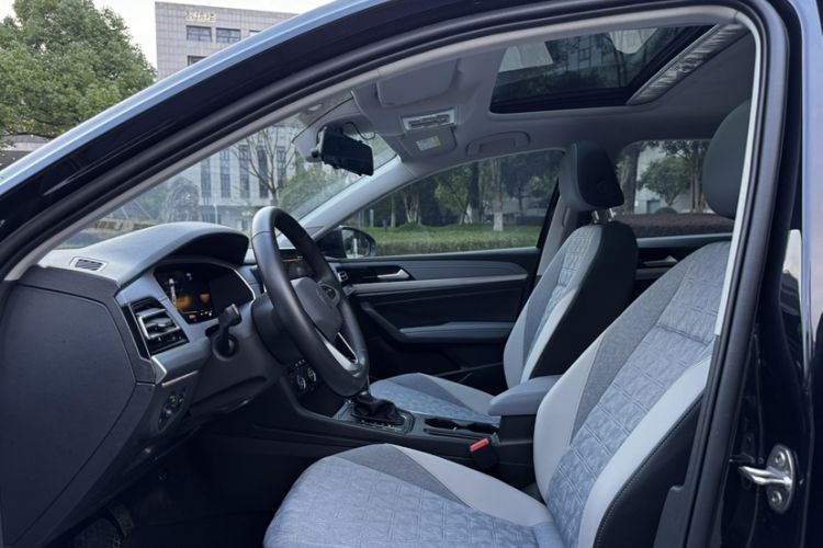 Used Volkswagen Lavida 2023 300TSI DSG Full-Comfort Edition Interior 5