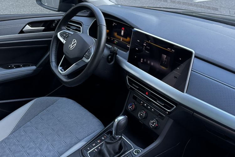 Used Volkswagen Lavida 2023 300TSI DSG Full-Comfort Edition Interior 8