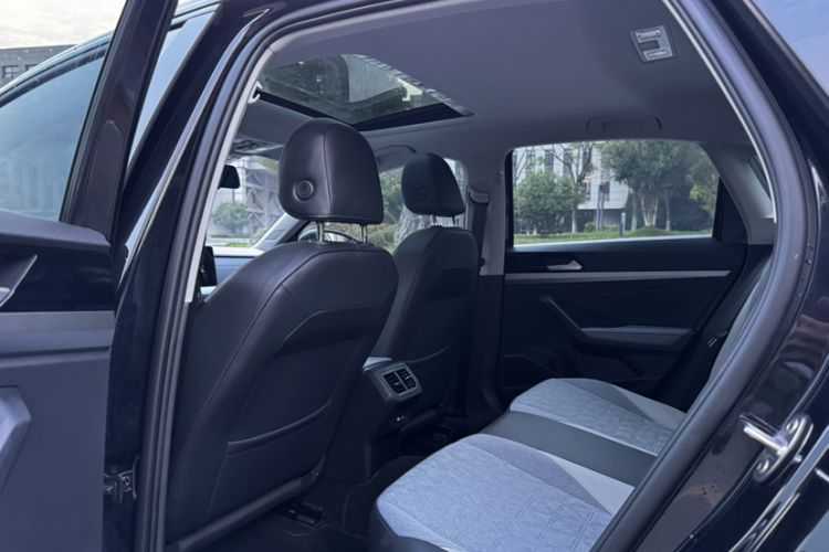 Used Volkswagen Lavida 2023 300TSI DSG Full-Comfort Edition Interior 9