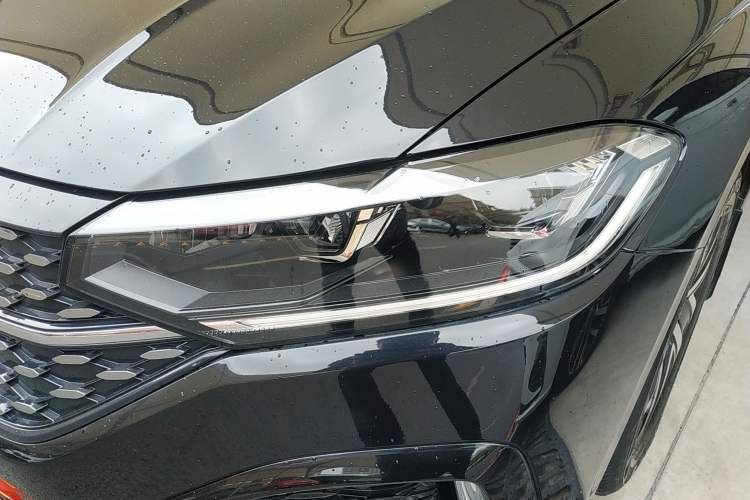 Used Volkswagen Lavida 2023 1.5L Automatic Starry Sky 5 Million Edition Left Front Headlight