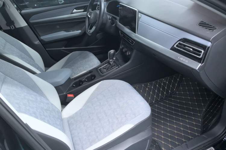 Used Volkswagen Lavida 2023 300TSI DSG Full-Comfort Edition Left Front Seat