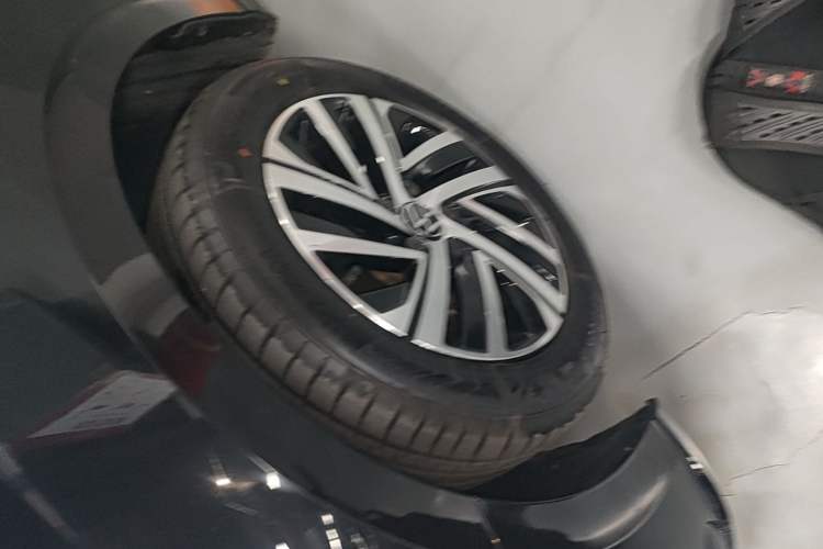Used Volkswagen Lavida 2023 Revised Version 1.5L Automatic Starry Sky Edition – 5 Million Units Left Front Wheel Hub