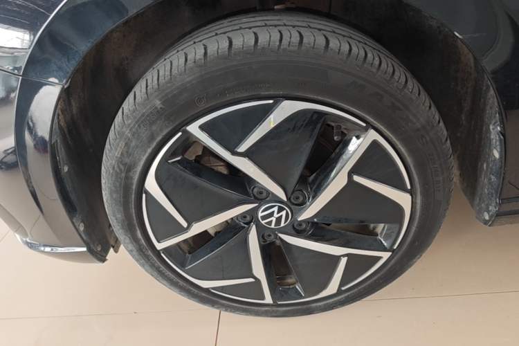 Used Volkswagen Lavida 2023 300TSI DSG Starry Full-Comfort Edition Left Front Wheel Hub