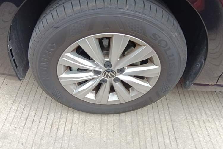 Used Volkswagen Lavida 2023 New Sharp 1.5L Automatic Excellent New Edition Left Front Wheel Hub