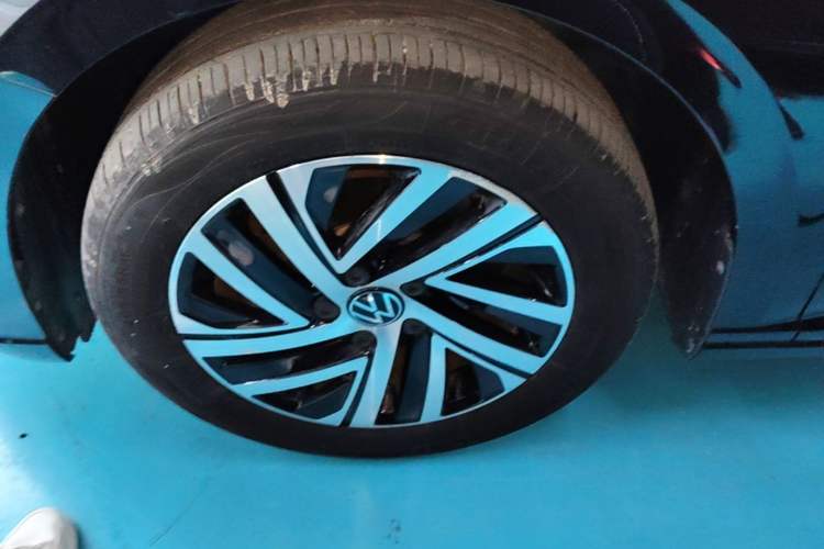 Used Volkswagen Lavida 2023 300TSI DSG Full-Comfort Edition Left Front Wheel Hub