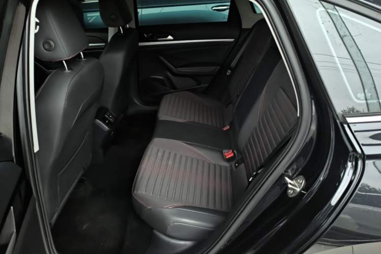 Used Volkswagen Lavida 2023 300TSI DSG Starry Full-Comfort Edition Left Rear Seat