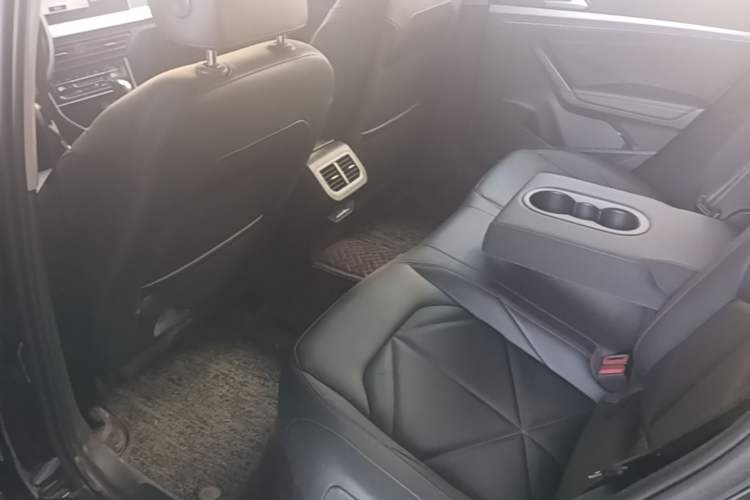 Used Volkswagen Lavida 2023 280TSI DSG Starry Sky Elegance Edition Left Rear Seat