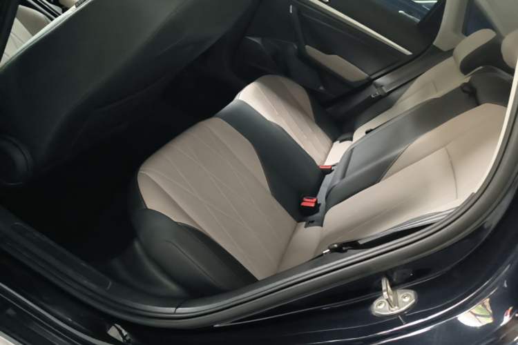 Used Volkswagen Lavida 2023 1.5L Automatic Starry Sky 5 Million Edition Left Rear Seat