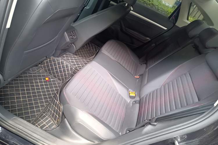 Used Volkswagen Lavida 2023 280TSI DSG Starry Sky Deluxe Edition Left Rear Seat