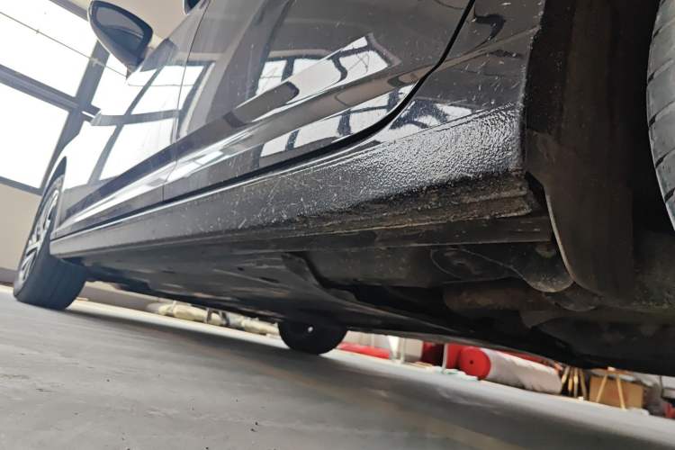 Used Volkswagen Lavida 2023 1.5L Automatic Full-Comfort Edition Left Side Sill