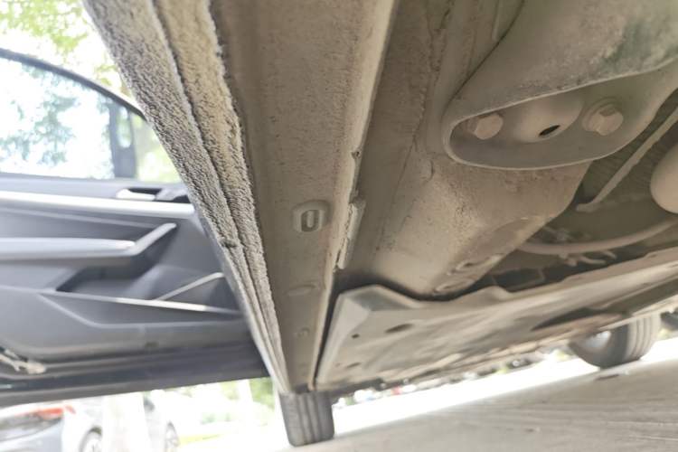 Used Volkswagen Lavida 2023 Revised Version 1.5L Automatic – Full-Option Edition Left Side Sill