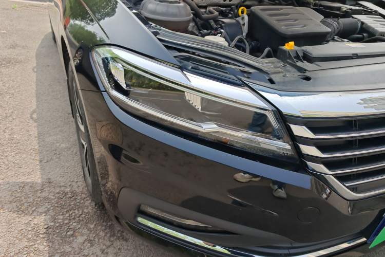 Used Volkswagen Lavida 2023 Revised Version 1.5L Automatic Starry Sky Edition – 5 Million Units Right Front Headlight