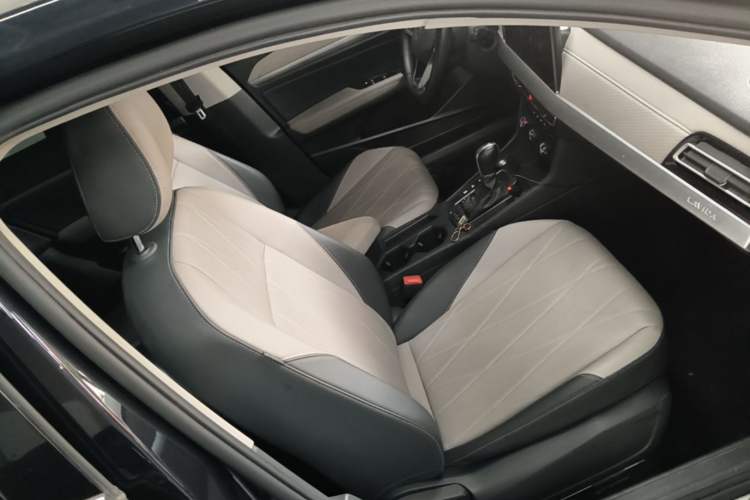 Used Volkswagen Lavida 2023 1.5L Automatic Starry Sky 5 Million Edition Right Front Seat
