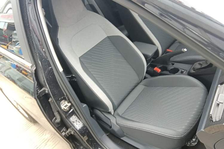 Used Volkswagen Lavida 2023 New Sharp 1.5L Automatic Excellent New Edition Right Front Seat