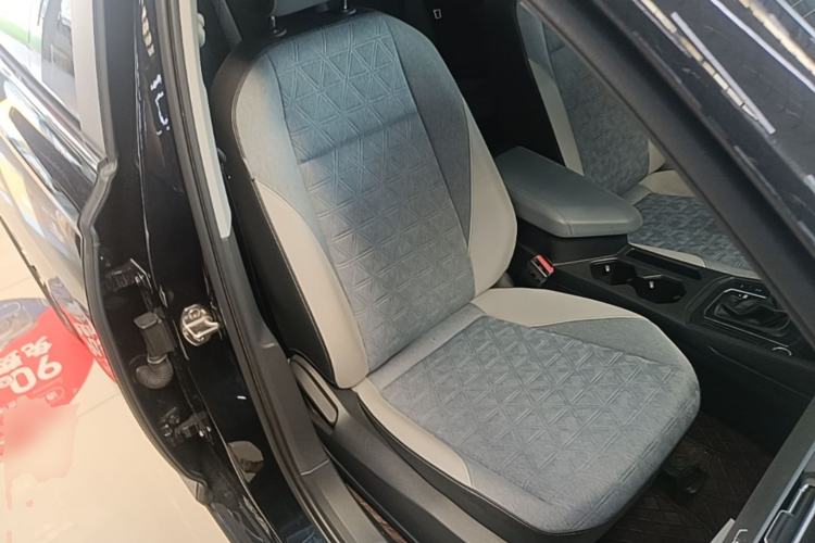 Used Volkswagen Lavida 2023 300TSI DSG Full-Comfort Edition Right Front Seat