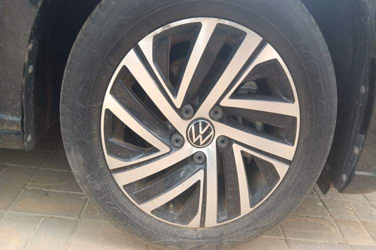 Used Volkswagen Lavida 2023 280TSI DSG Starry Sky Deluxe Edition Right Front Wheel Hub