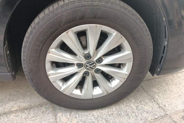 Used Volkswagen Lavida 2023 New Sharp 1.5L Automatic Excellent New Edition Right Front Wheel Hub