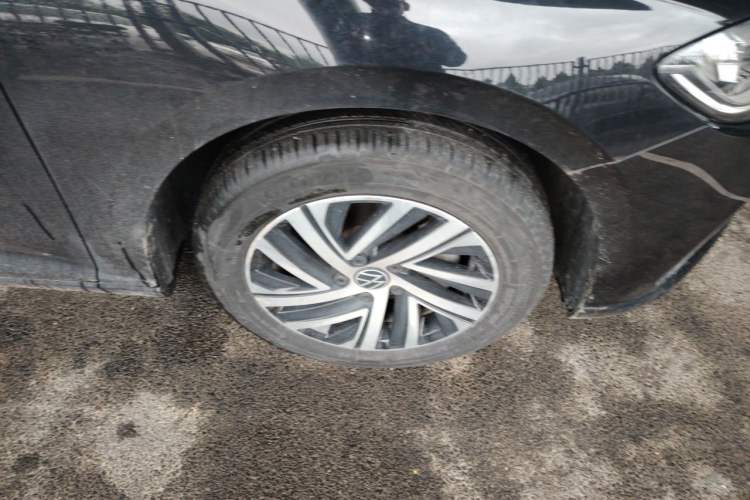 Used Volkswagen Lavida 2023 300TSI DSG Full-Comfort Edition Right Front Wheel Hub