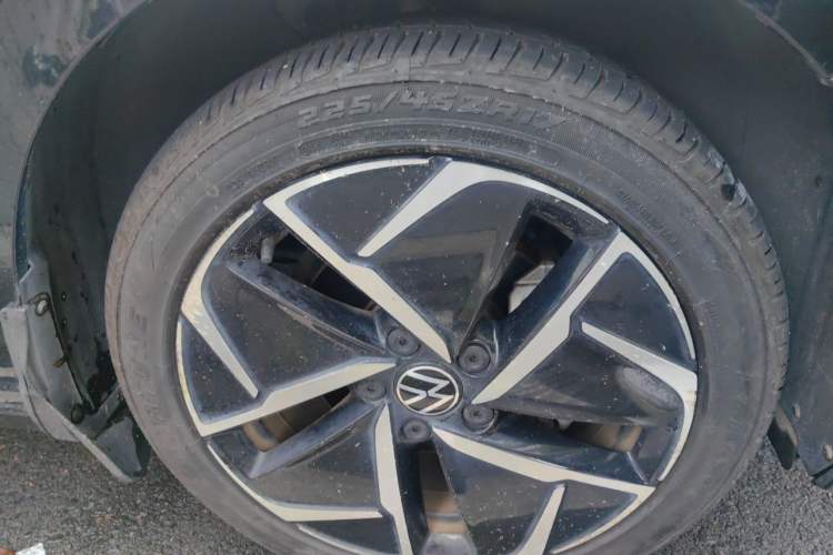 Used Volkswagen Lavida 2023 280TSI DSG Starry Sky Deluxe Edition Right Front Wheel Hub